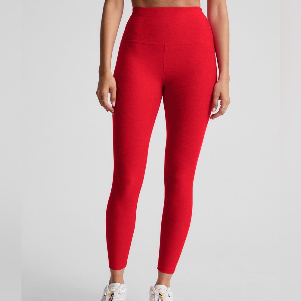 BEYOND YOGA SPACEDYE CAUGHT IN THE MIDI HIGH WAISTED LEGGINGS / RED / SIZE M